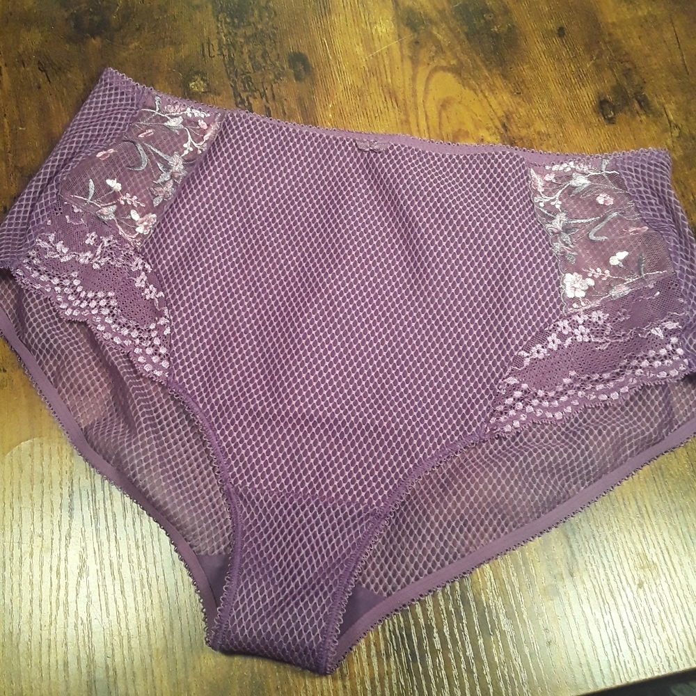 NWT Elomi Super Sexy Multiple sizes Gorgeous Purple Semi Sheer Floral Briefs